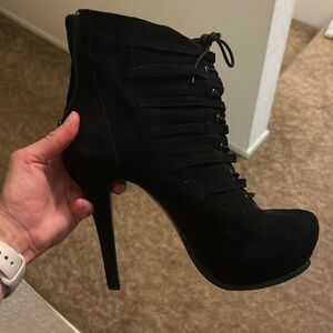 Hi stilettos suede with buckles